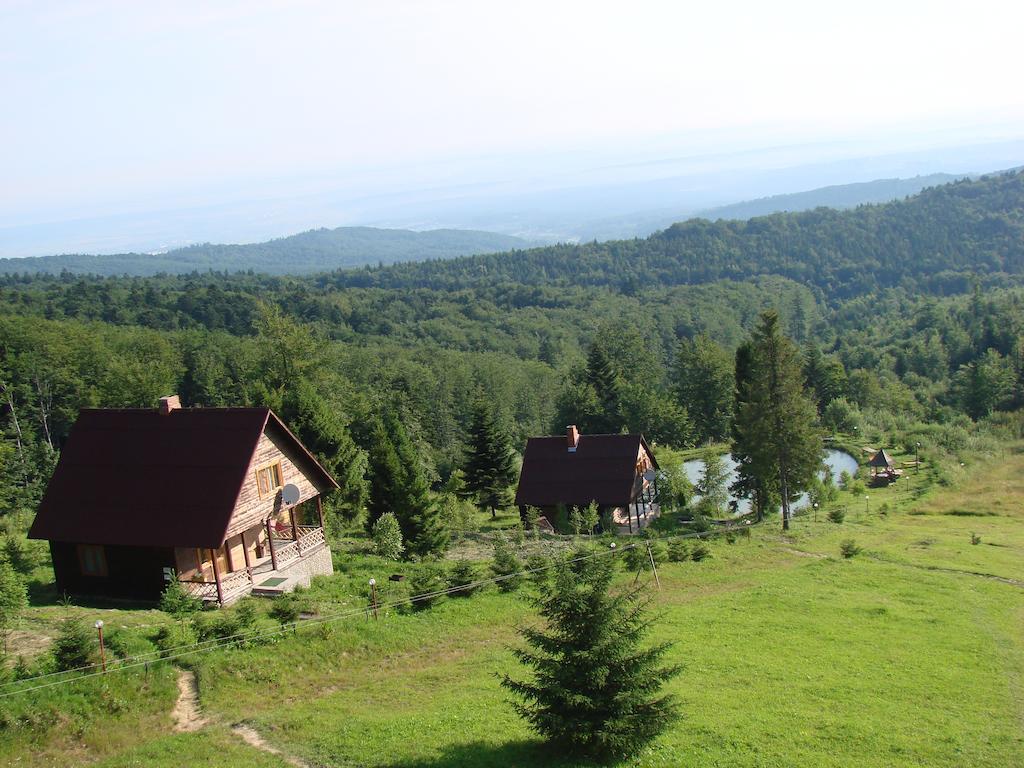 Hotel Karpatski Polonyny à Urych Extérieur photo